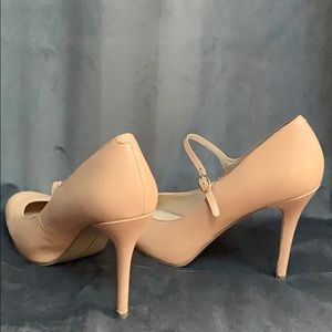Nine West leather “mary janes” with heel